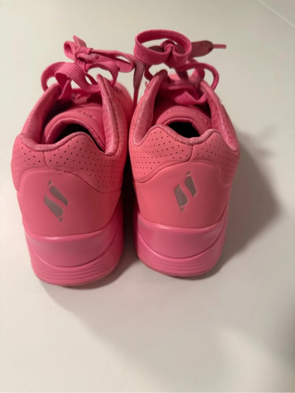 Skechers UNO Gen1 Neon Glow Hot Pink Girls Sneakers Size 13